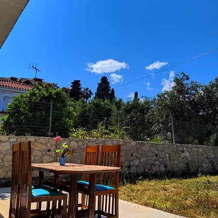 Apartman Landr House *