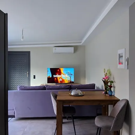 Landr House Pandokrátor