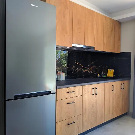 Landr House Pandokrátor